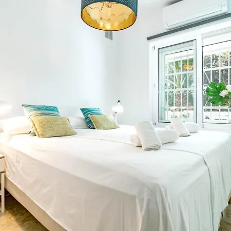 Cozy 2 Bedroom Corner In Puerto Banus With A Stunning Terrace